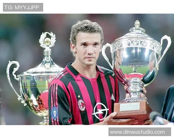 天下足球十大传奇球星退役背后故事解析与足球历史的深远影响